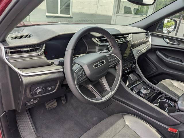 Used 2023 Jeep Grand Cherokee L Laredo AWD/4WD image 10