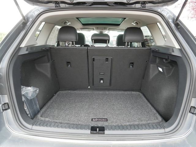 Used 2025 Volkswagen Taos SE AWD/4WD image 18
