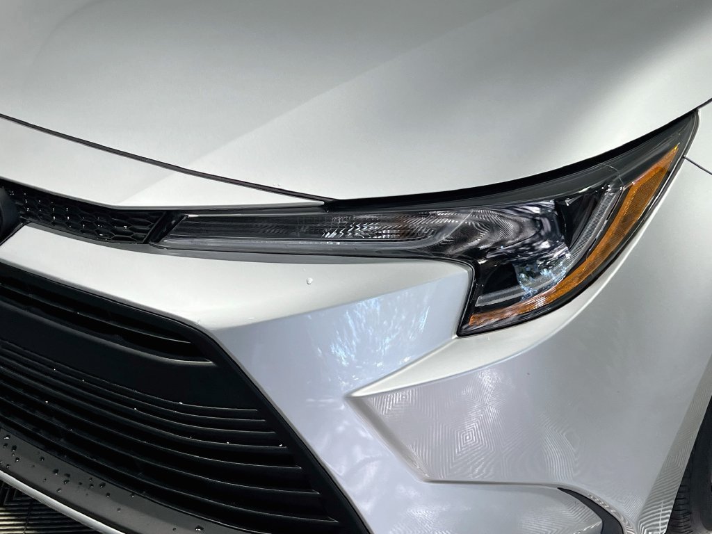 Used 2026 Toyota Corolla LE FWD image 9