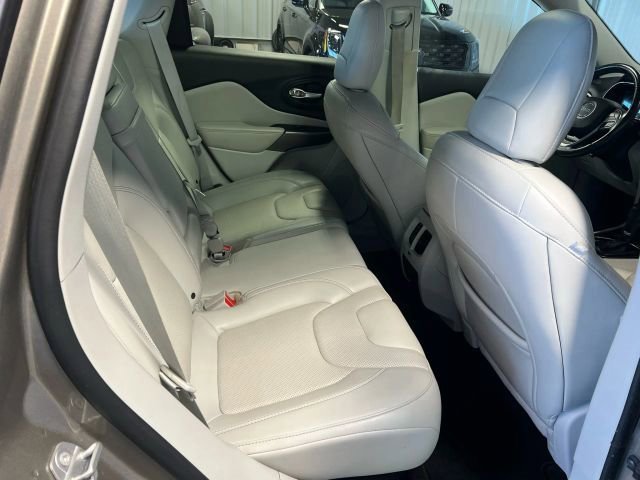 Used 2019 Jeep Cherokee Limited image 13