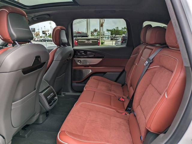 Used 2025 Lincoln Nautilus Black Label image 15