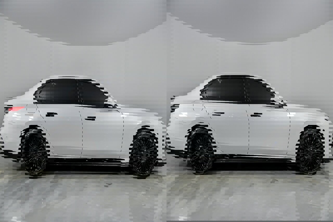 Used 2025 BMW 760i xDrive w/ Executive Package image 13