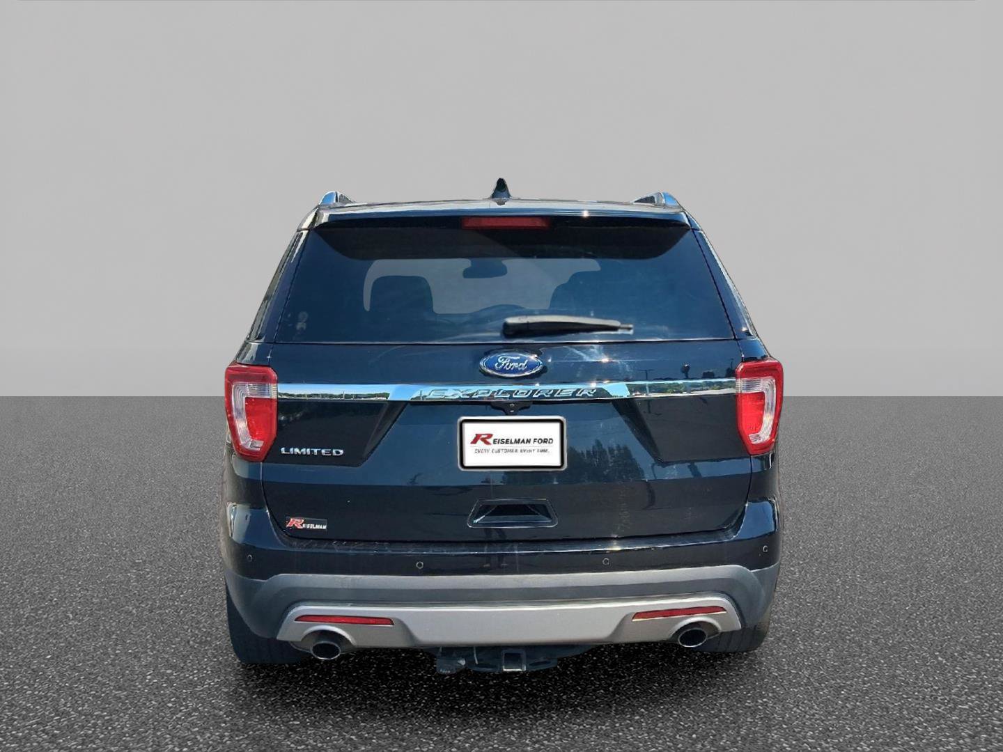 Used 2017 Ford Explorer Limited w/ Equipment Group 301A FWD image 4