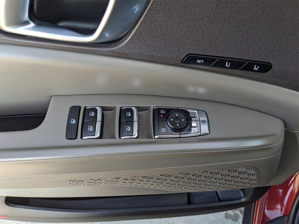 Certified 2025 Kia Carnival SX image 22