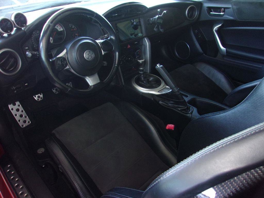 Used 2017 Toyota 86 image 2