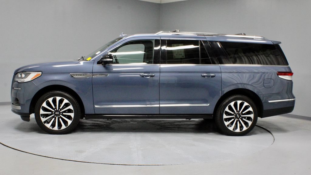 Used 2023 Lincoln Navigator L Reserve AWD/4WD image 10