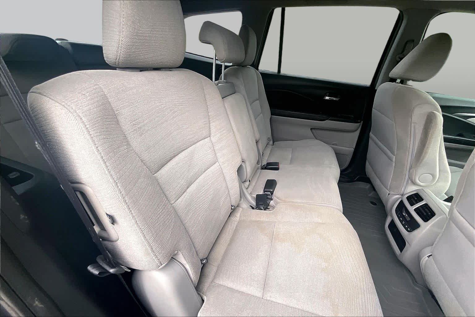 Used 2017 Honda Pilot EX image 19
