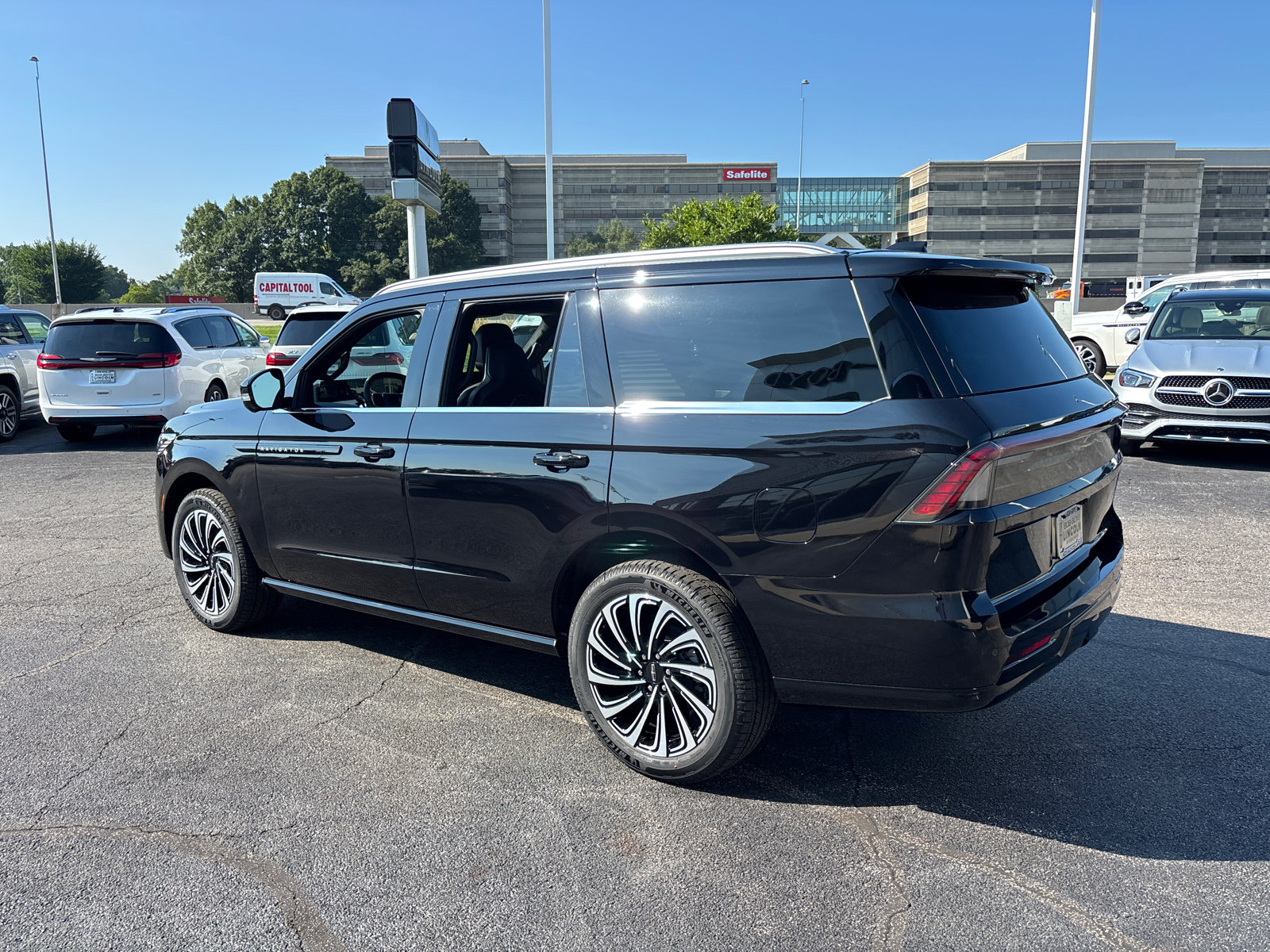 New 2027 Lincoln Navigator Black Label AWD/4WD image 5