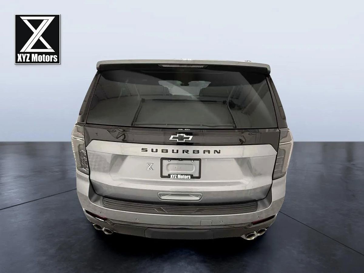 Used 2025 Chevrolet Suburban Z71 w/ Comfort Package AWD/4WD image 5
