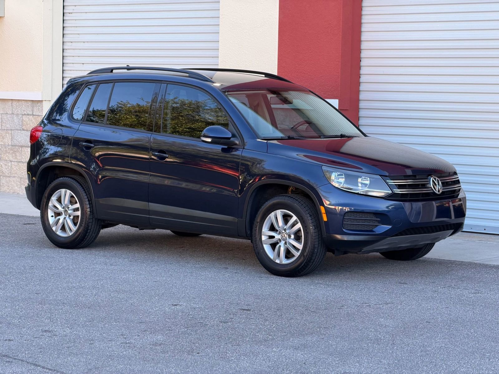 Used 2015 Volkswagen Tiguan S image 3
