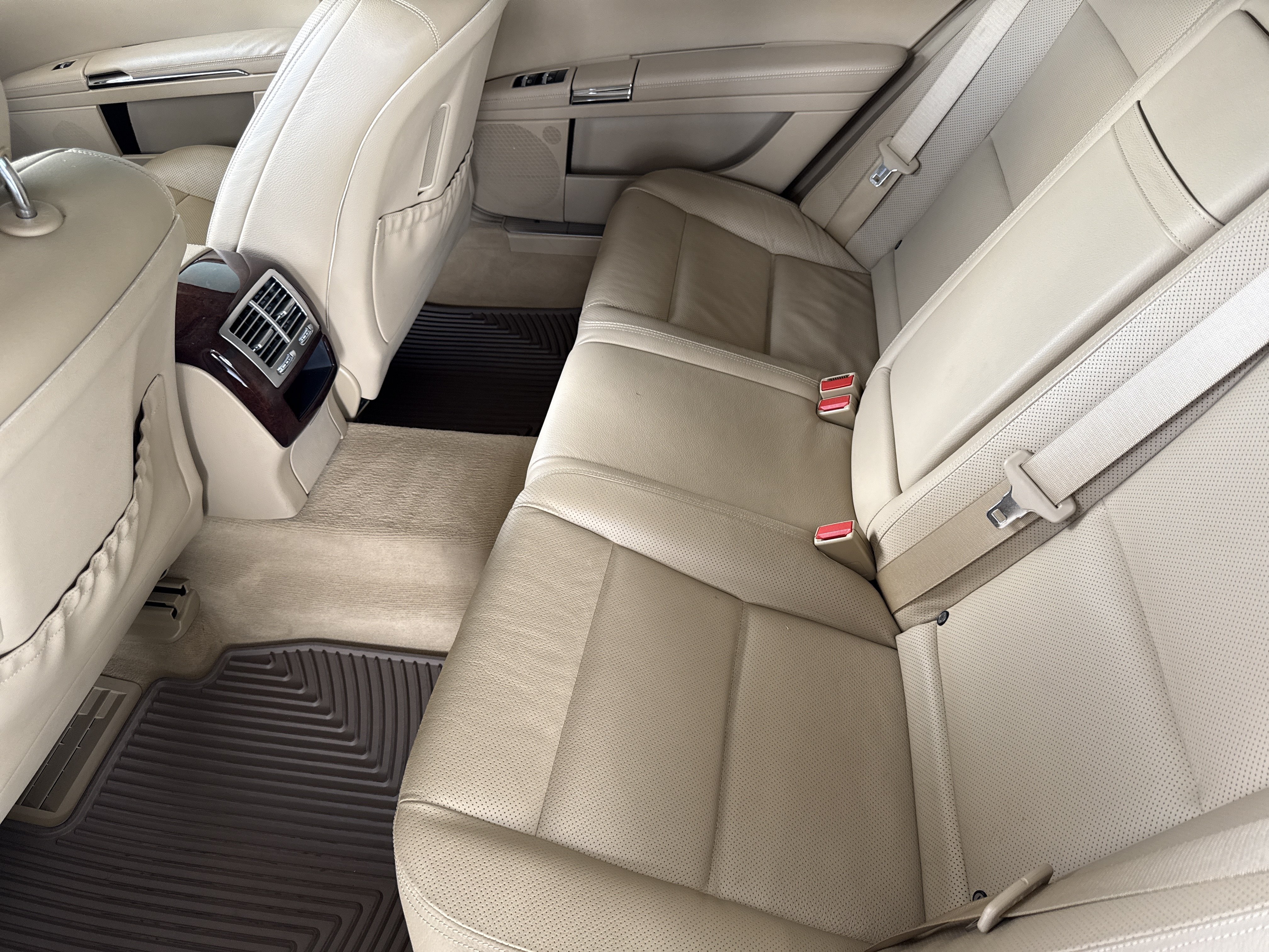 Used 2011 Mercedes-Benz S 550 image 32