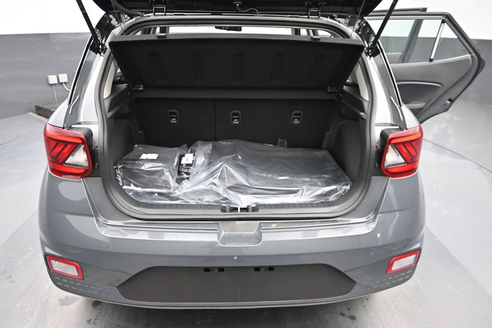 New 2026 Hyundai Venue SEL FWD image 13
