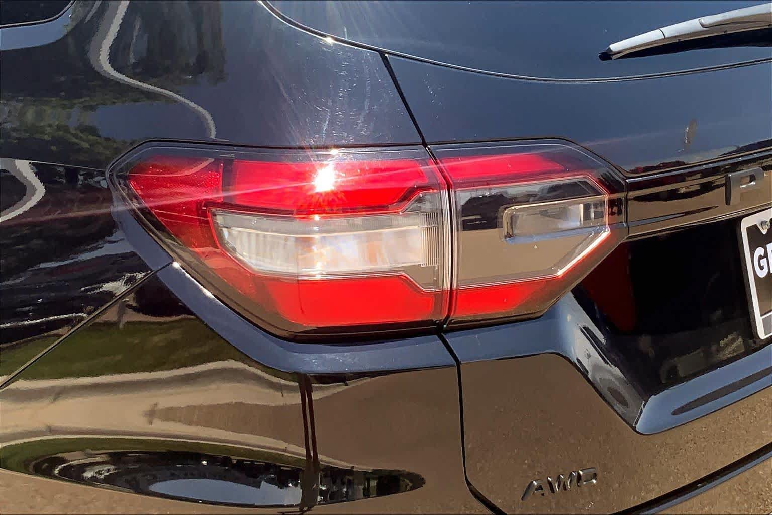Used 2025 Honda Pilot TrailSport image 29