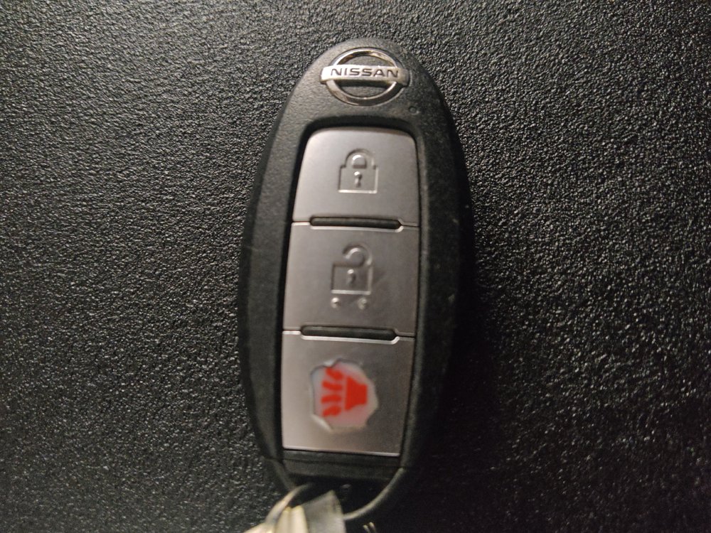 Used 2020 Nissan Pathfinder S AWD/4WD image 32