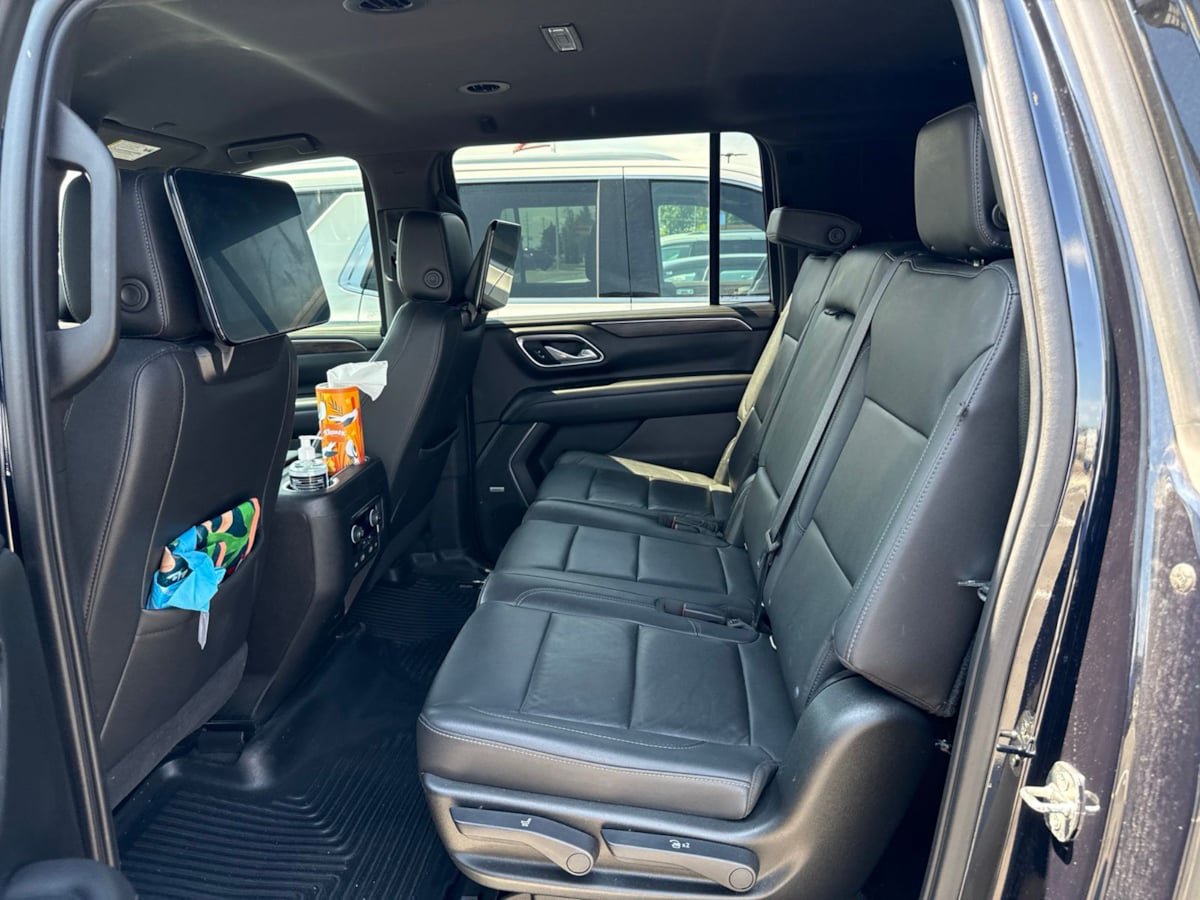 Used 2021 Chevrolet Suburban Z71 w/ Rear Media and Nav Package AWD/4WD image 10