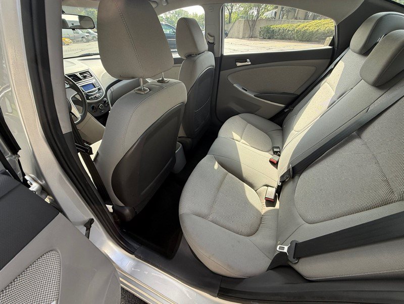 Used 2012 Hyundai Accent GLS FWD image 22