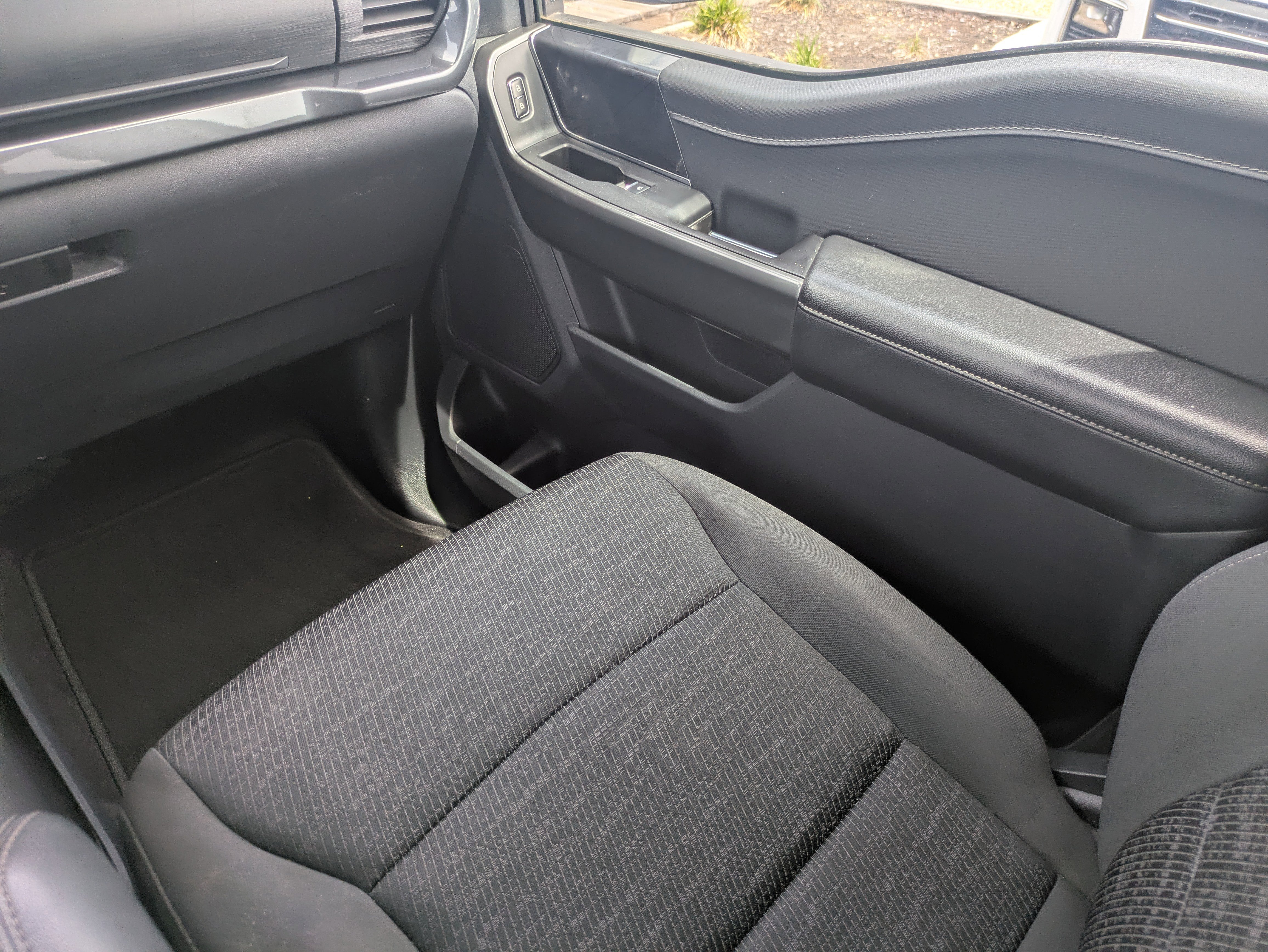 Used 2023 Ford F150 XLT w/ Equipment Group 302A High image 10