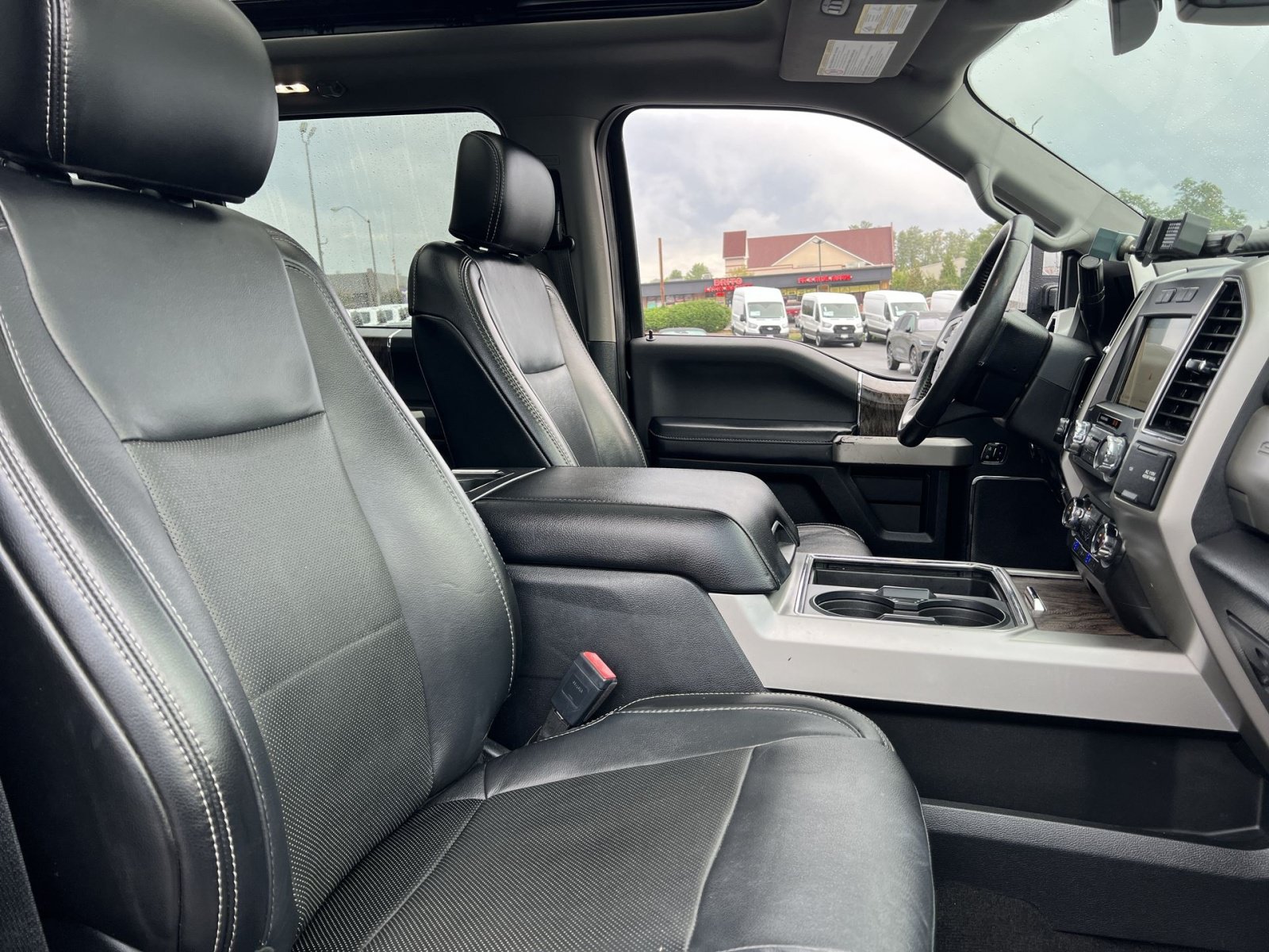 Used 2019 Ford F350 Lariat w/ Lariat Ultimate Package AWD/4WD image 27