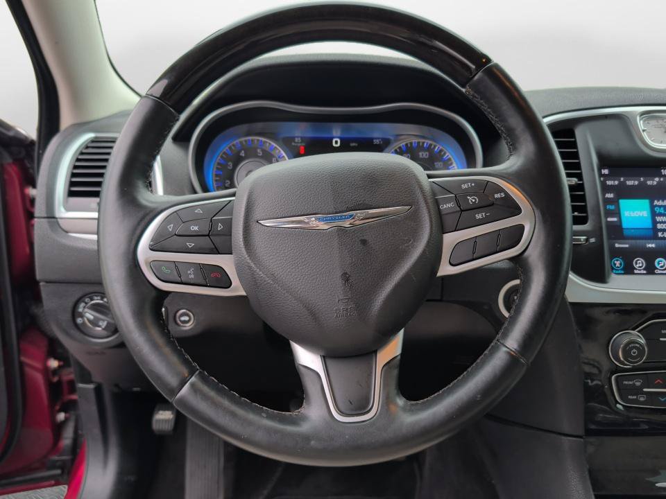 Used 2017 Chrysler 300 C RWD image 13