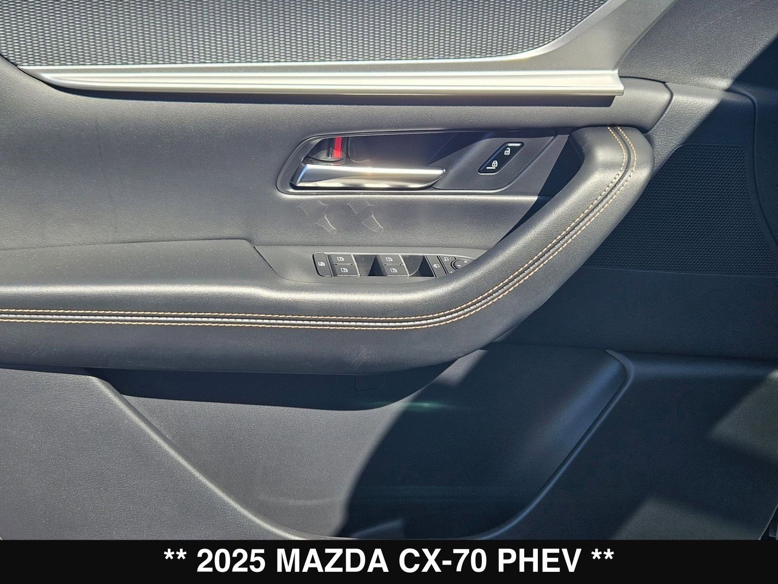 New 2025 MAZDA CX-70 Plug-In Hybrid w/ Premium Plus image 11