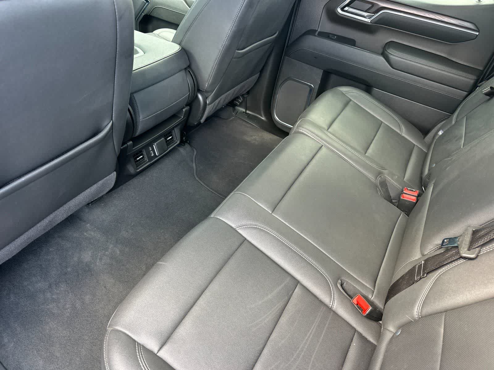 Used 2024 GMC Sierra 1500 SLT AWD/4WD image 4