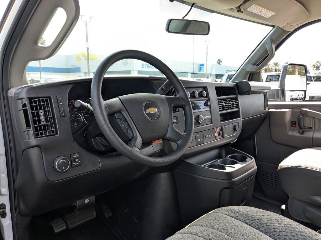 New 2025 Chevrolet Express 4500 Extended w/ Power Convenience Package image 17