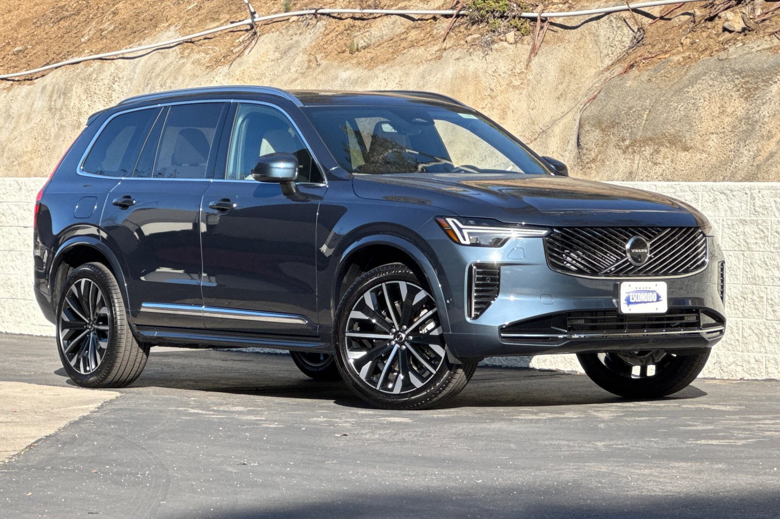 New 2026 Volvo XC90 B6 Plus image 2
