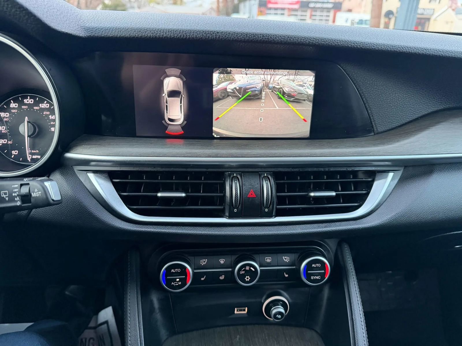 Used 2018 Alfa Romeo Stelvio Ti image 35