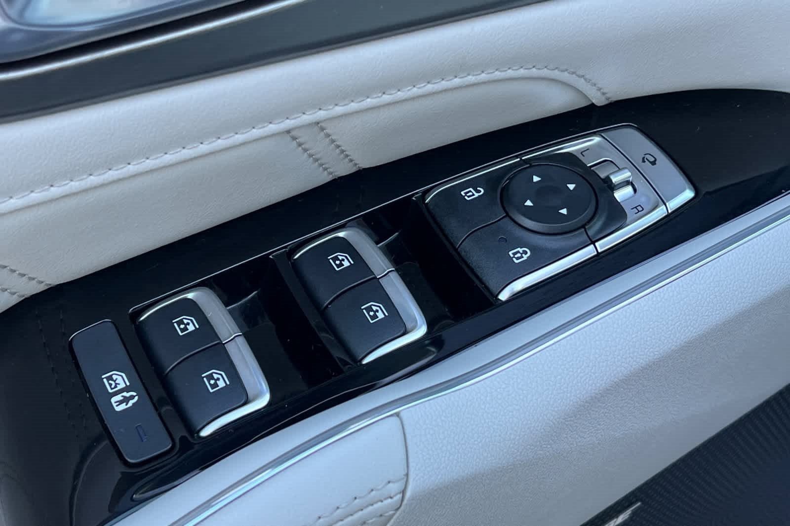 Used 2023 Kia Sorento SX Prestige image 14