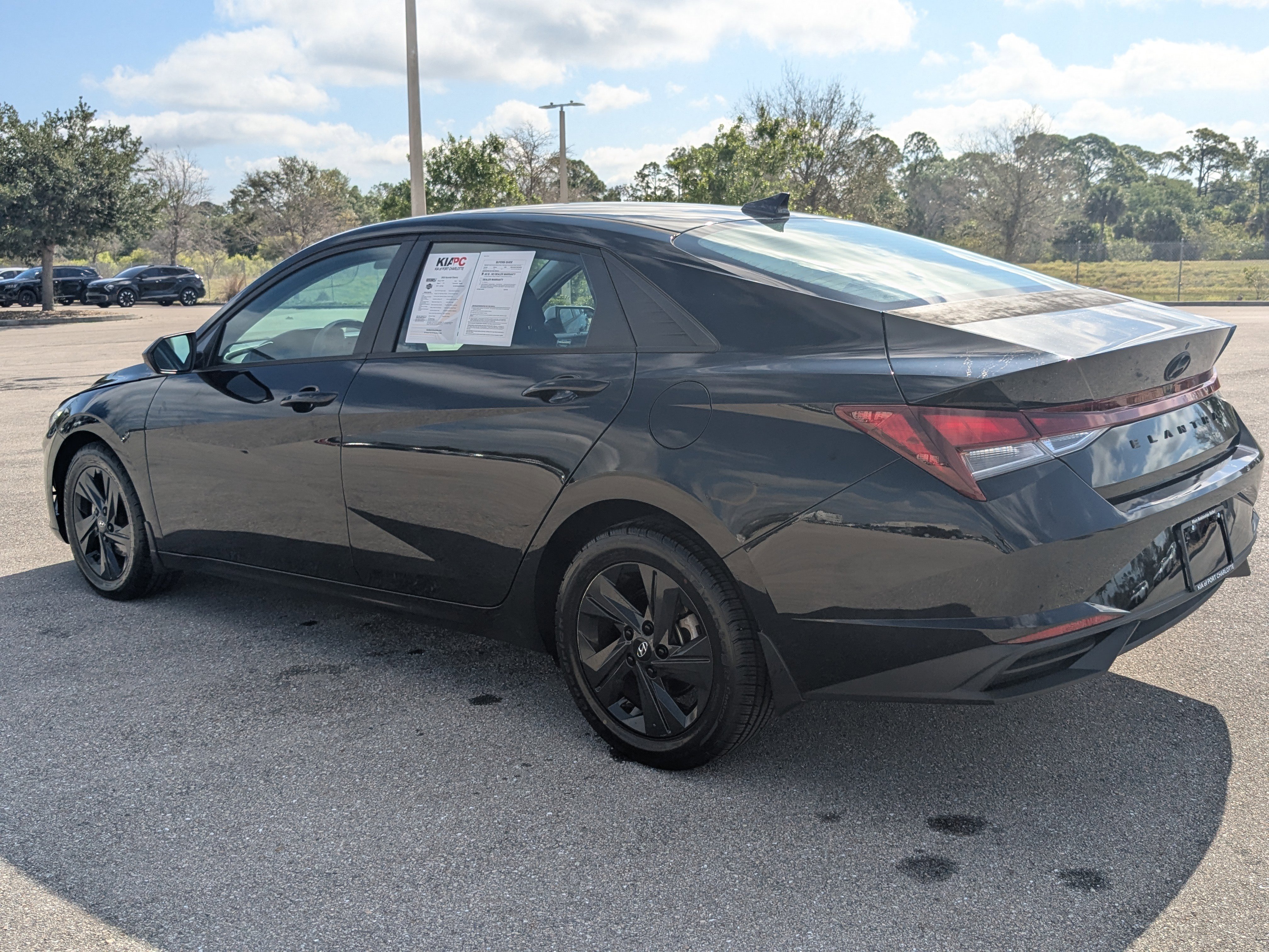 Used 2022 Hyundai Elantra SEL FWD image 7
