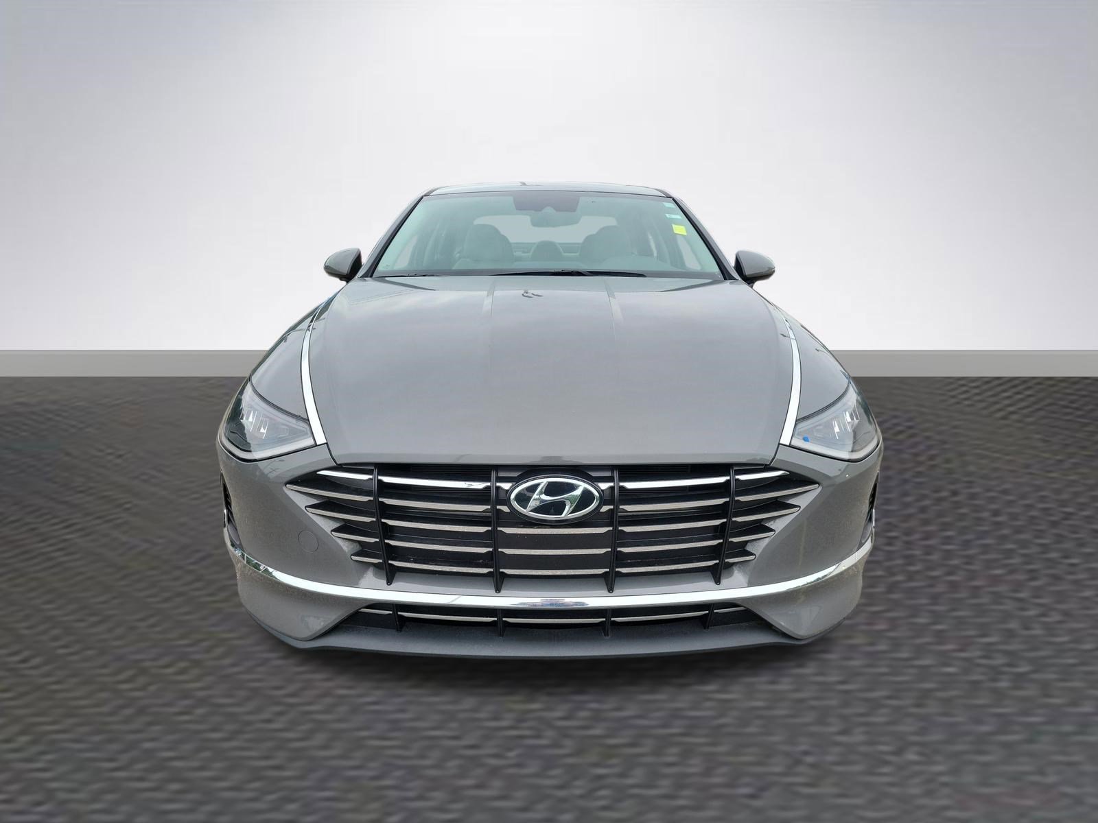 Used 2022 Hyundai Sonata SE FWD image 2