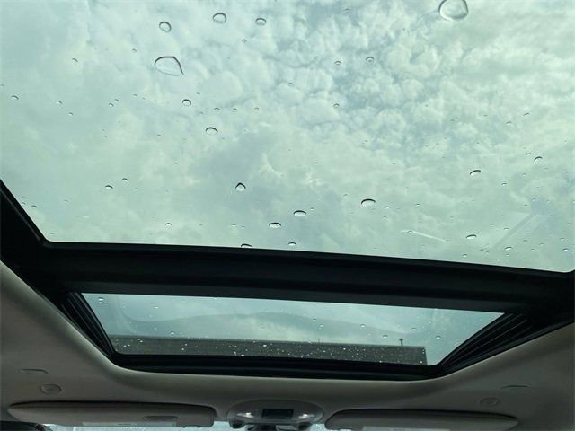 Used 2023 Chrysler Pacifica Limited image 16