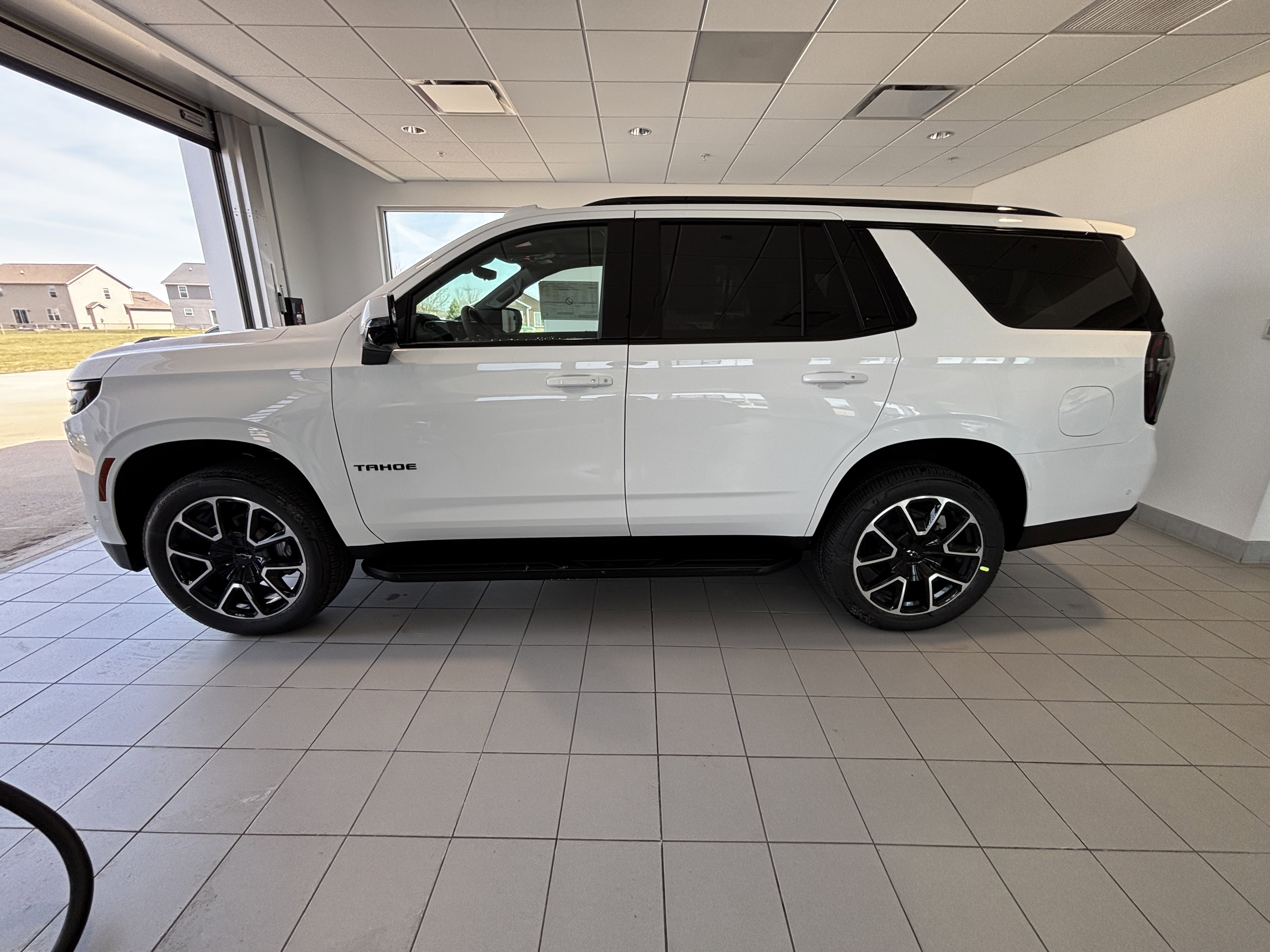 New 2026 Chevrolet Tahoe RST w/ Advanced Technology Package AWD/4WD image 2