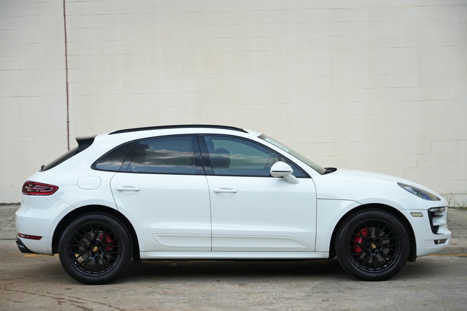 Used 2018 Porsche Macan GTS w/ Premium Package Plus AWD/4WD image 51