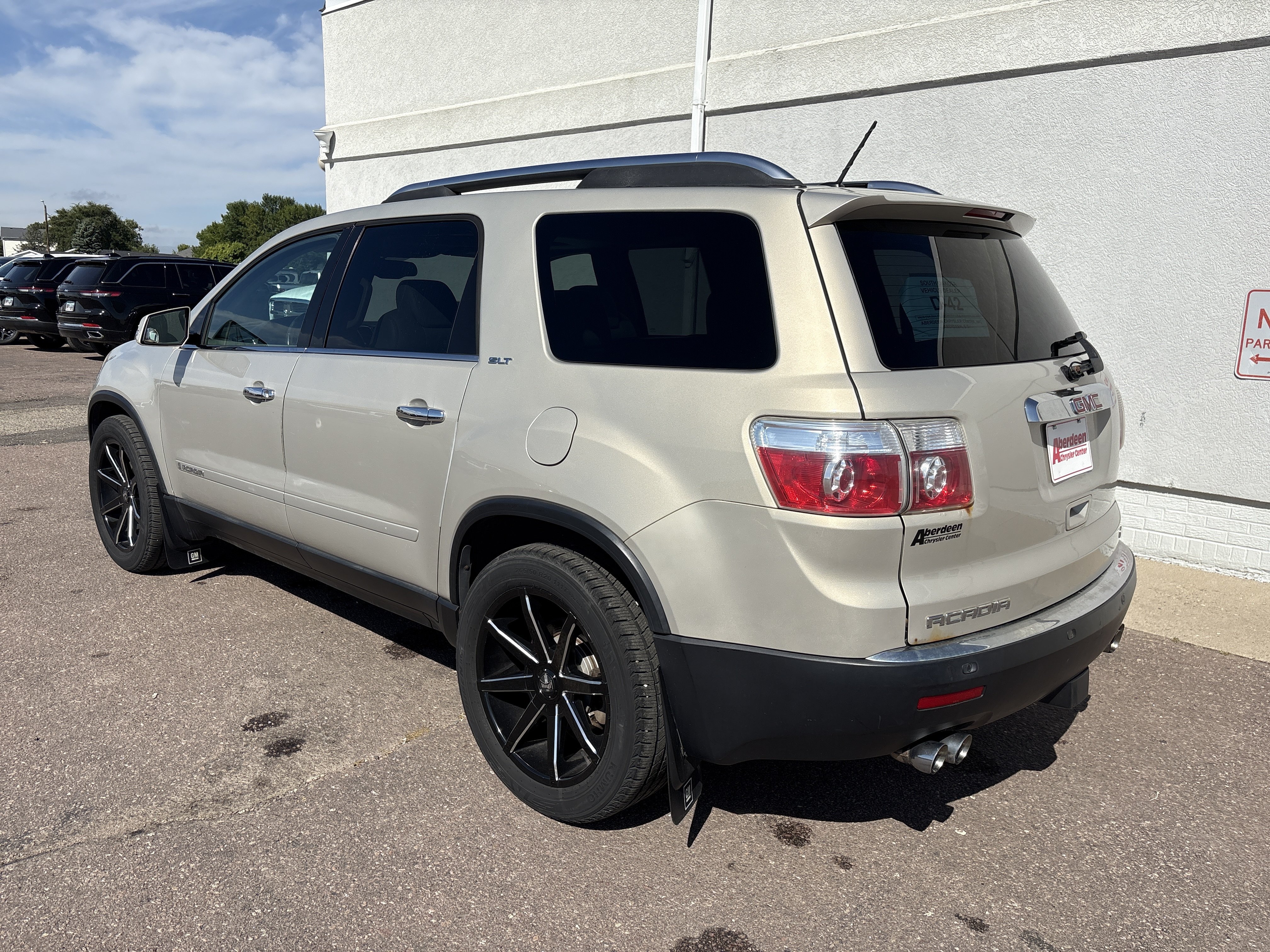 Used 2007 GMC Acadia SLT w/ Trailering Package AWD/4WD image 7