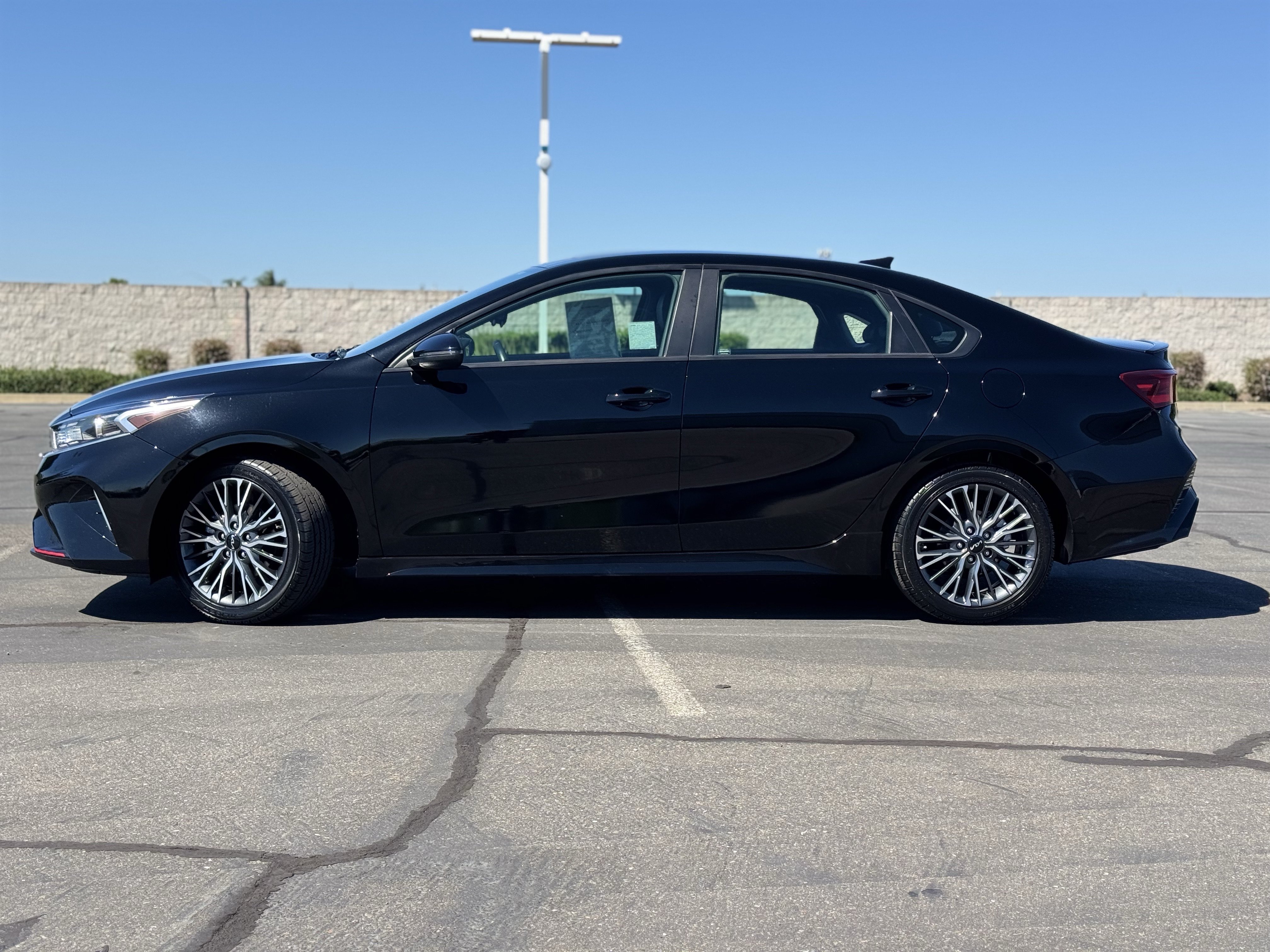 Used 2023 Kia Forte GT-Line FWD image 4