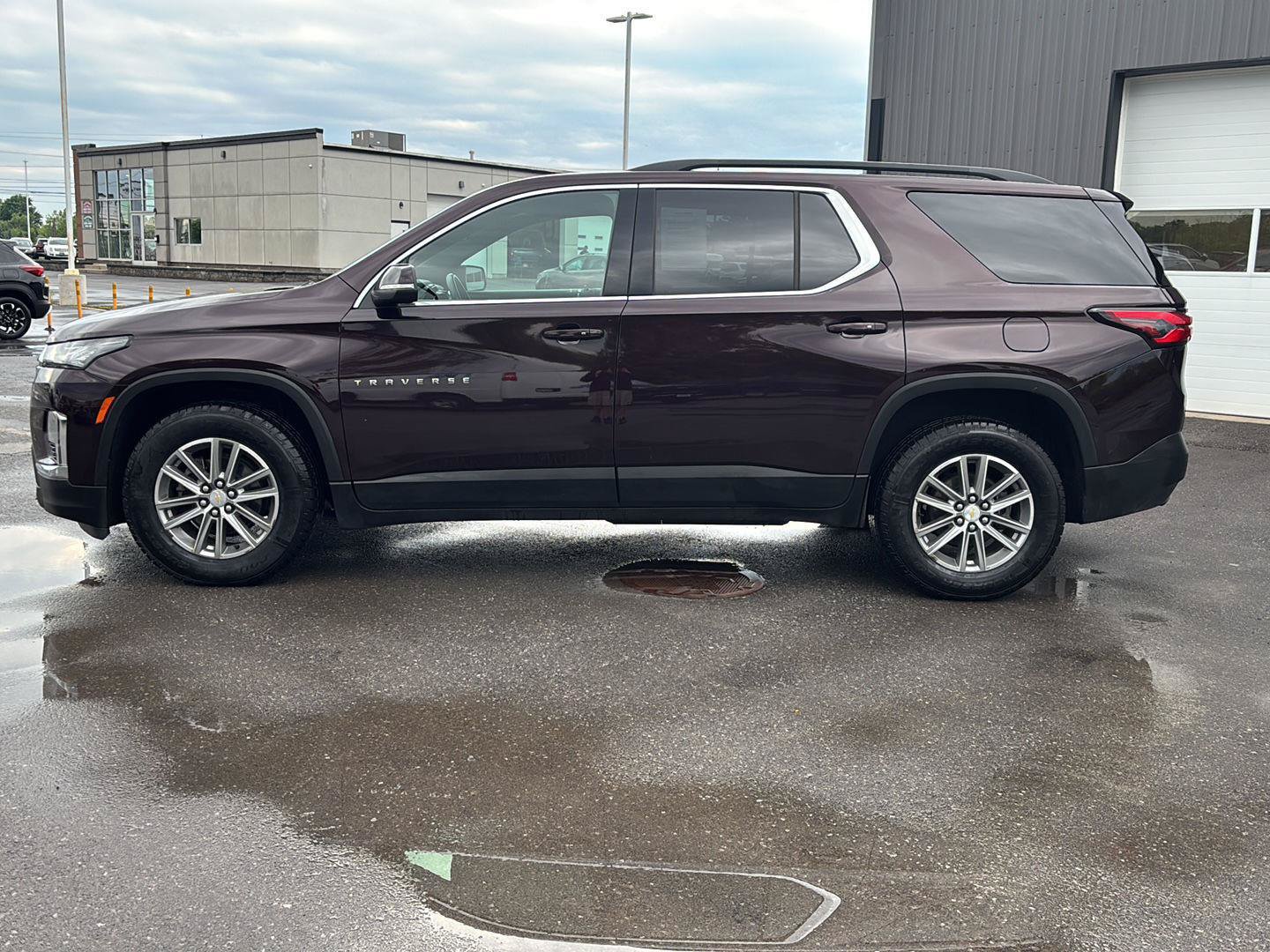 Used 2023 Chevrolet Traverse LT AWD/4WD image 8