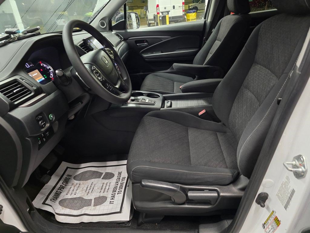 Used 2023 Honda Ridgeline Sport image 17