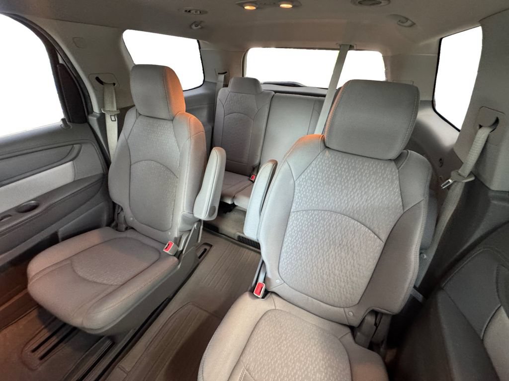 Used 2016 GMC Acadia SLE FWD image 14
