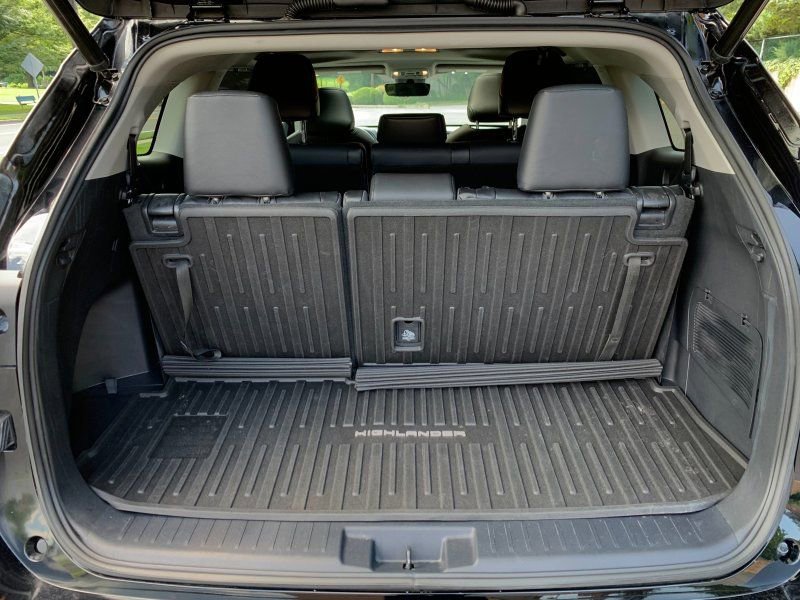 Used 2020 Toyota Highlander XLE AWD/4WD image 18