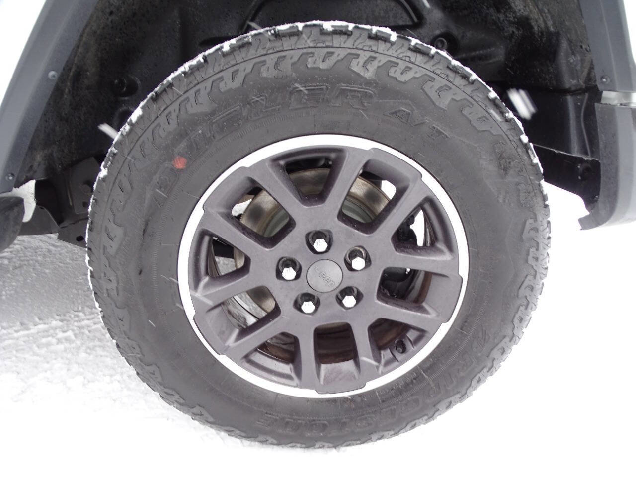 Used 2021 Jeep Wrangler Unlimited Sahara AWD/4WD image 46