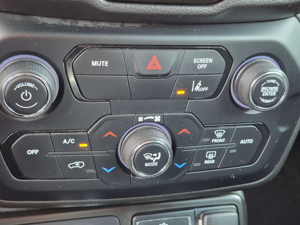 Used 2022 Jeep Renegade Latitude w/ Convenience Group AWD/4WD image 20
