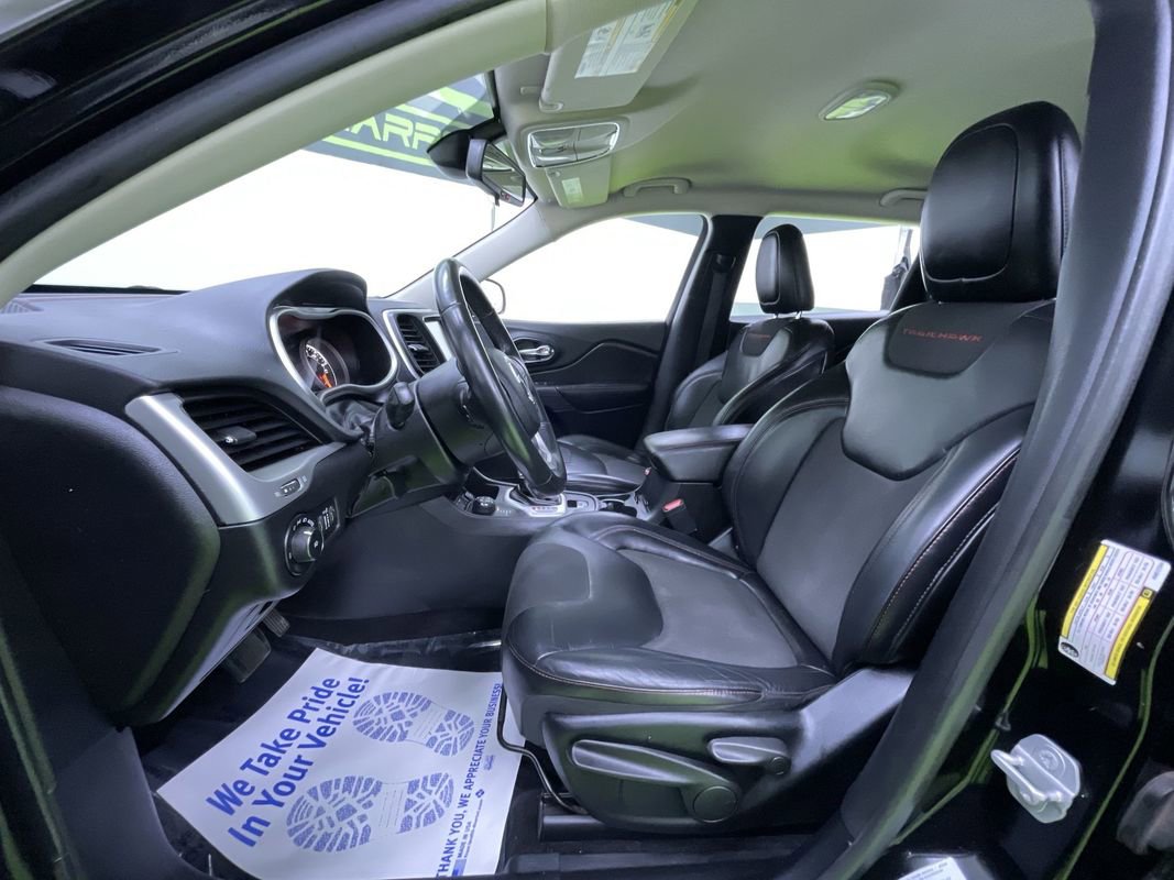 Used 2017 Jeep Cherokee Trailhawk image 18