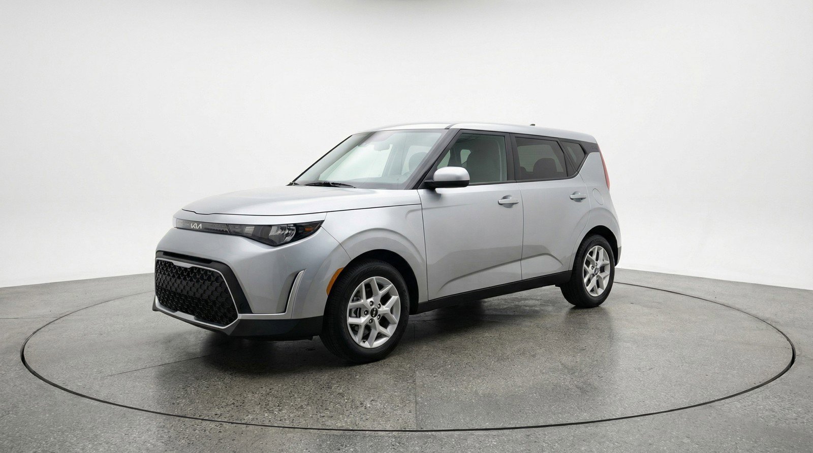 Used 2025 Kia Soul LX w/ LX Technology Package FWD image 3