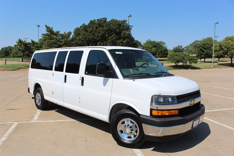 Used 2020 Chevrolet Express 3500 LT w/ LT Preferred Equipment Group RWD image 7