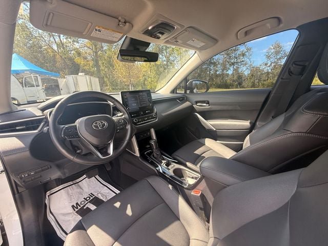 Used 2022 Toyota Corolla Cross XLE FWD image 13