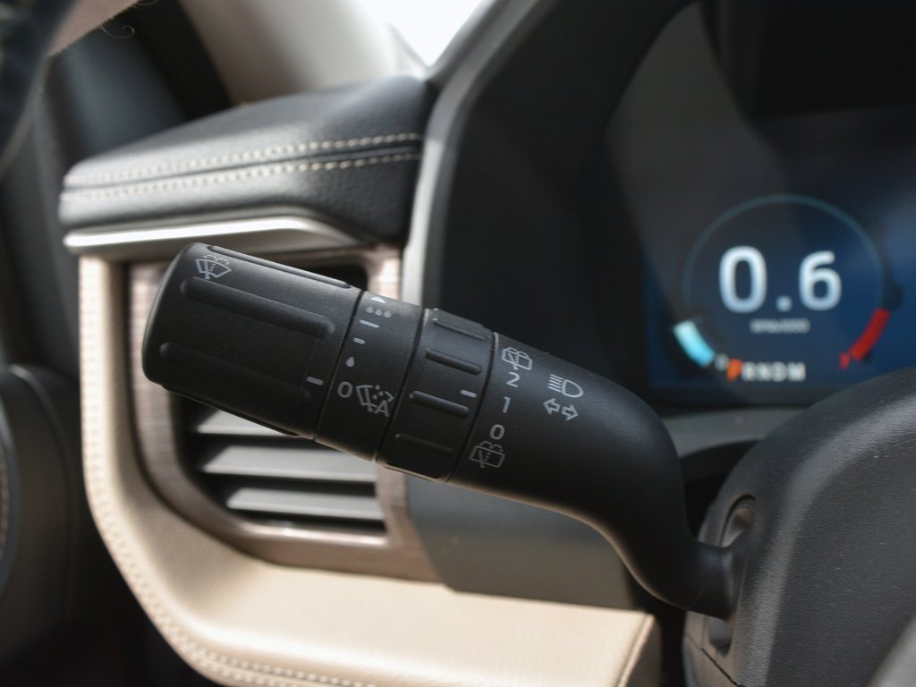 Used 2024 Ford Expedition Limited image 18