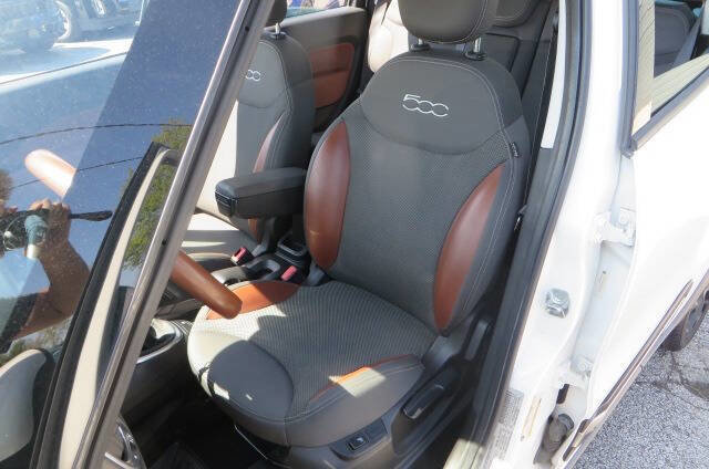 Used 2014 FIAT 500L Trekking w/ Popular Equipment Group FWD image 12