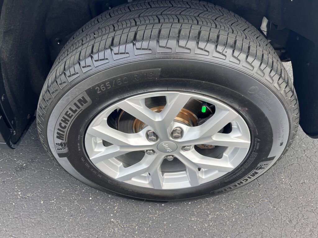 Used 2023 Jeep Grand Cherokee Limited image 26