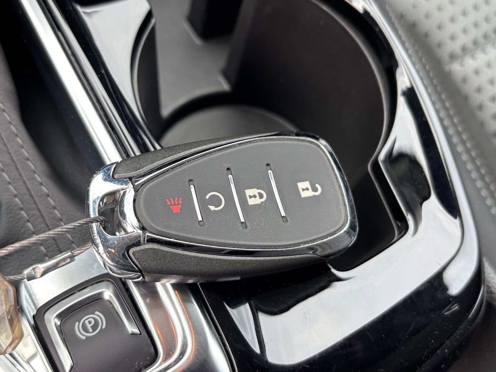 Used 2025 Chevrolet Trax LT FWD image 26